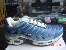 Branded sport shoes Nike TN